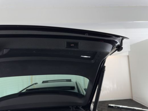 Skoda Superb Combi 1.4 TSI iV Sportline Business (Plug-in) (INCL-BTW) Aut. *PANO | LEATHER-ALCANTARA | FULL-LE... ActivLease financial lease