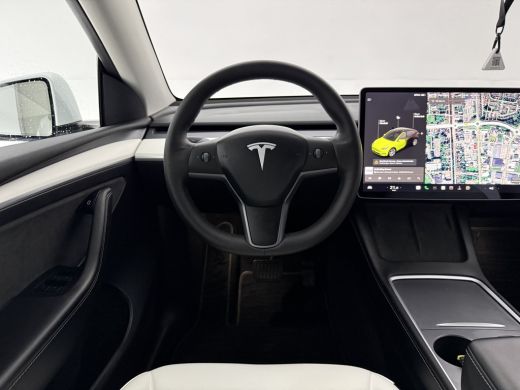 Tesla Model Y Long Range AWD 75 kWh | Snelladen | Autopilot | SOH 90% | Camera | Memory | Pano | Stoel/Stuurverw. ActivLease financial lease