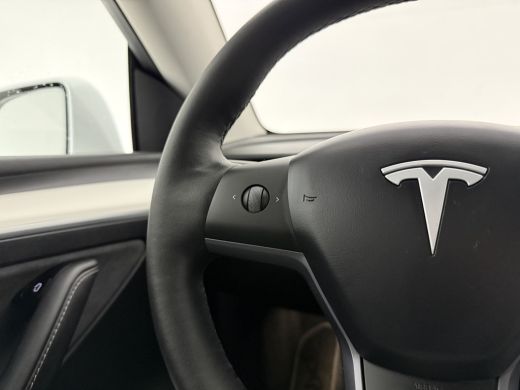 Tesla Model Y Long Range AWD 75 kWh | Snelladen | Autopilot | SOH 90% | Camera | Memory | Pano | Stoel/Stuurverw. ActivLease financial lease
