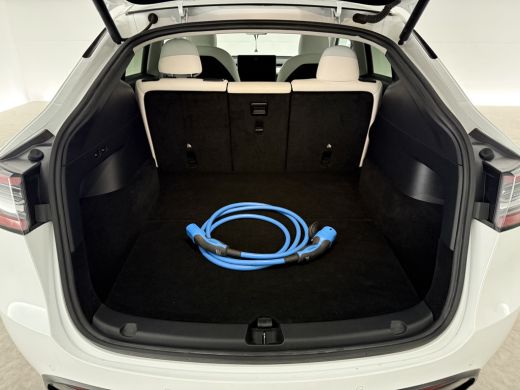 Tesla Model Y Long Range AWD 75 kWh | Snelladen | Autopilot | SOH 90% | Camera | Memory | Pano | Stoel/Stuurverw. ActivLease financial lease