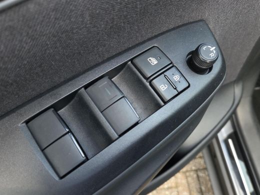Toyota Yaris Cross 1.5 Hybrid 115 Dynamic Plus | Apple CarPlay | Parkeersensoren | Stoelverwarming | Rijklaar incl. ... ActivLease financial lease