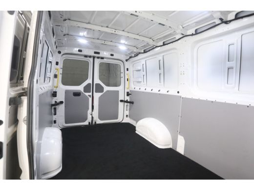 Volkswagen Crafter 30 2.0 TDI L3H2 140PK | Airco | 3 Zits | Carplay | Trekhaak ActivLease financial lease