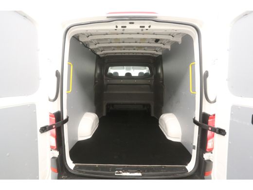 Volkswagen Crafter 35 2.0 TDI L3H2 140PK | 3000kg Trekgew. | Dubbele Cabine | Airco | Cruise | Parkeersensoren ActivLease financial lease