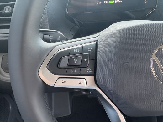 Volkswagen ID. Buzz Cargo Cargo Bulli Limited Edition 286PK | Trekhaak | App Connect | 3 Zits Achteruitrijcamera | App conn... ActivLease financial lease