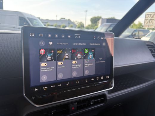 Volkswagen ID. Buzz Cargo Cargo Bulli Limited Edition 286PK | Trekhaak | App Connect | 3 Zits Achteruitrijcamera | App conn... ActivLease financial lease