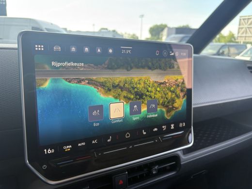 Volkswagen ID. Buzz Cargo Cargo Bulli Limited Edition 286PK | Trekhaak | App Connect | 3 Zits Achteruitrijcamera | App conn... ActivLease financial lease