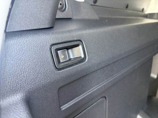 Volkswagen ID. Buzz Cargo Cargo Bulli Limited Edition 286PK | Trekhaak | App Connect | 3 Zits Achteruitrijcamera | App conn... ActivLease financial lease