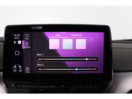 Volkswagen ID.4 First 77 kWh | Trekhaak | LED | SOH 95% | Sfeerverlichting | Camera | Navi | Clima | Stoelverwarm... ActivLease financial lease