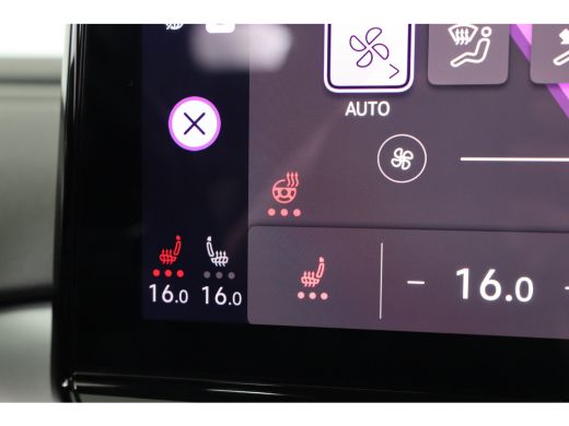 Volkswagen ID.4 First 77 kWh | Trekhaak | LED | SOH 95% | Sfeerverlichting | Camera | Navi | Clima | Stoelverwarm... ActivLease financial lease