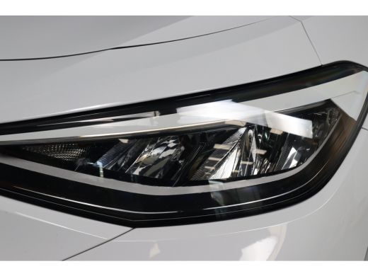 Volkswagen ID.4 First 77 kWh | Trekhaak | LED | SOH 95% | Sfeerverlichting | Camera | Navi | Clima | Stoelverwarm... ActivLease financial lease