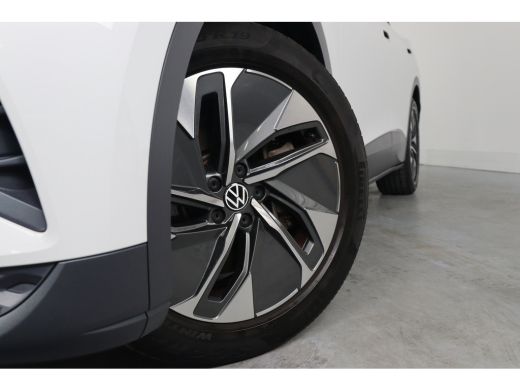 Volkswagen ID.4 First 77 kWh | Trekhaak | LED | SOH 95% | Sfeerverlichting | Camera | Navi | Clima | Stoelverwarm... ActivLease financial lease
