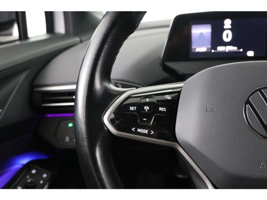 Volkswagen ID.4 First 77 kWh | Trekhaak | LED | SOH 95% | Sfeerverlichting | Camera | Navi | Clima | Stoelverwarm... ActivLease financial lease