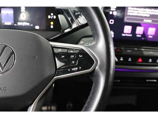 Volkswagen ID.4 First 77 kWh | Trekhaak | LED | SOH 95% | Sfeerverlichting | Camera | Navi | Clima | Stoelverwarm... ActivLease financial lease