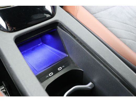 Volkswagen ID.4 First 77 kWh | Trekhaak | LED | SOH 95% | Sfeerverlichting | Camera | Navi | Clima | Stoelverwarm... ActivLease financial lease