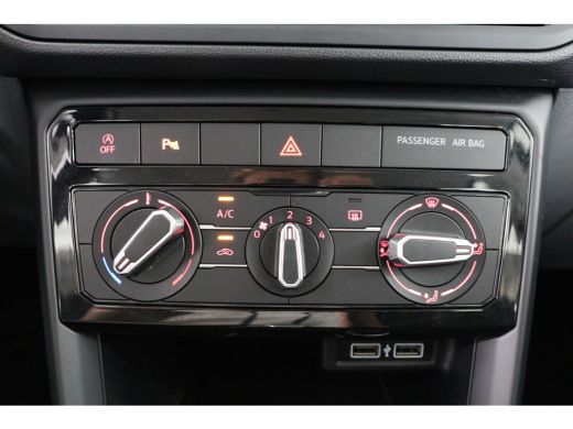 Volkswagen T-Cross 1.0 TSI Life | Automaat! | Navigatie | Cruise Adaptive  | Airco | Parkeersensoren V+A | DAB | BLI... ActivLease financial lease