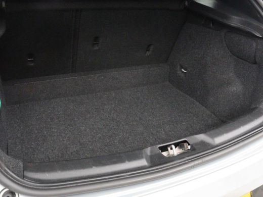 Volvo  V40 Cross Country 1.5 T3 Edition+ | Trekhaak | Stoelverwarming | Navigatie | Climate control | Blueto... ActivLease financial lease