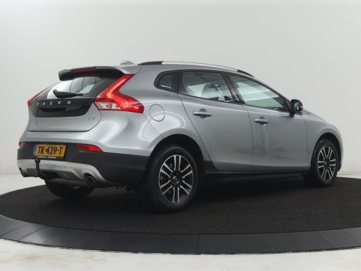 Volvo  V40 Cross Country 1.5 T3 Edition+ | Trekhaak | Stoelverwarming | Navigatie | Climate control | Blueto... ActivLease financial lease