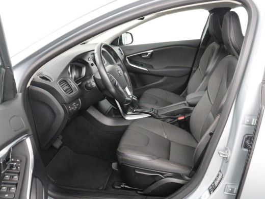 Volvo  V40 Cross Country 1.5 T3 Edition+ | Trekhaak | Stoelverwarming | Navigatie | Climate control | Blueto... ActivLease financial lease