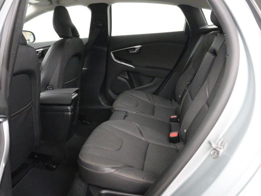 Volvo  V40 Cross Country 1.5 T3 Edition+ | Trekhaak | Stoelverwarming | Navigatie | Climate control | Blueto... ActivLease financial lease