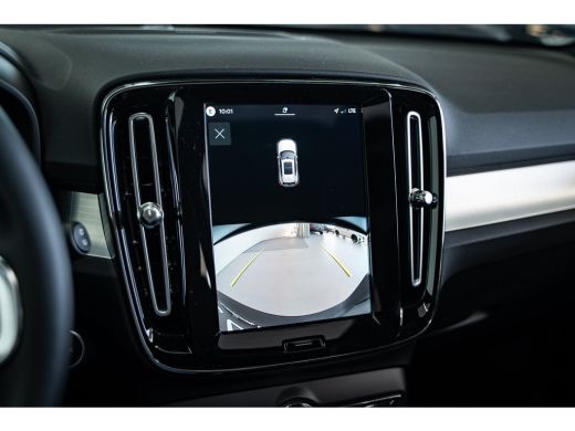 Volvo  XC40 B4 197PK Plus Black Edition | Panoramadak | 20" | Privacy glas | Power seats | HK ActivLease financial lease