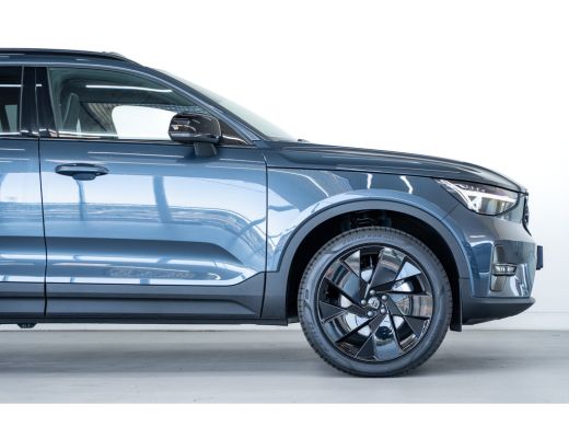 Volvo  XC40 B4 197PK Plus Black Edition | Panoramadak | 20" | Privacy glas | Power seats | HK ActivLease financial lease