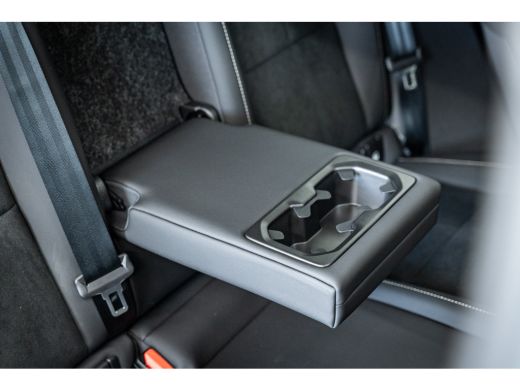 Volvo  XC40 B4 197PK Plus Black Edition | Panoramadak | 20" | Privacy glas | Power seats | HK ActivLease financial lease