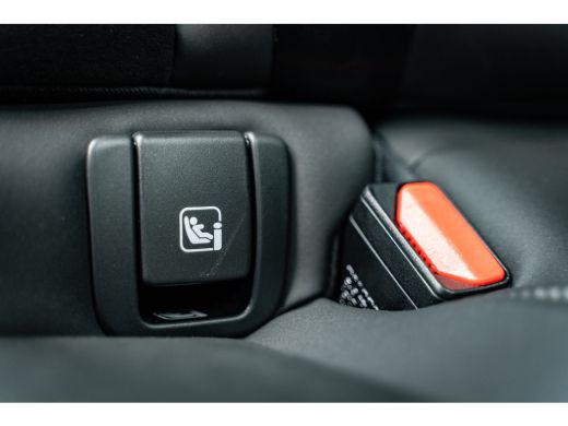 Volvo  XC40 B4 197PK Plus Black Edition | Panoramadak | 20" | Privacy glas | Power seats | HK ActivLease financial lease