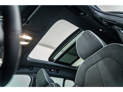 Volvo  XC40 B4 197PK Plus Black Edition | Panoramadak | 20" | Privacy glas | Power seats | HK ActivLease financial lease