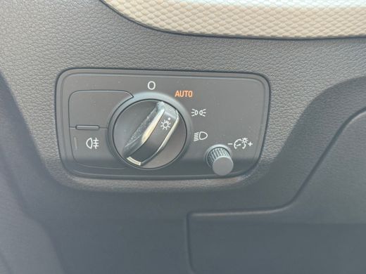 Audi Q2 35 150pk TFSI Advanced edition Parkeerhulp achter | MMI navigatie plus MMI touch | Cruise control ActivLease financial lease