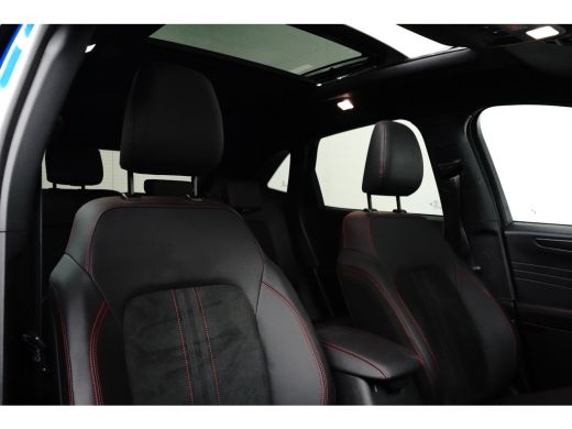 Ford Kuga Plug-In Hybrid ST-Line X | PANODAK | ADAPTIVE CRUISE | 360&deg; CAMERA | ELEKTR. TREKHAAK | AGR STOEL... ActivLease financial lease