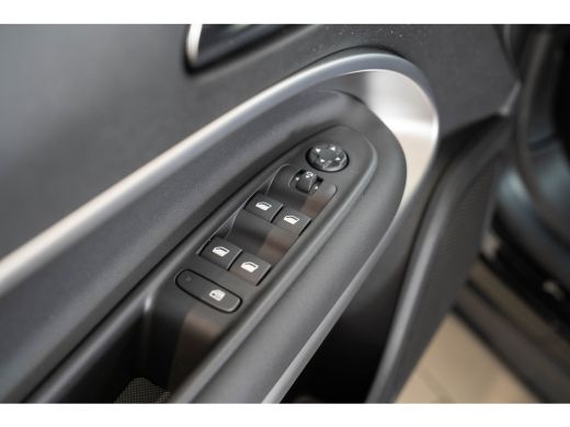 Jeep Avenger 54 kWh | Tot 8 Jaar Garantie | Warmtepomp | Stoelverwarming | Navigatie | Camera | Apple Carplay ... ActivLease financial lease