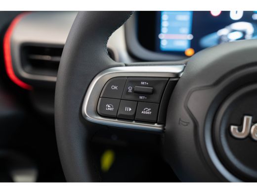 Jeep Avenger 54 kWh | Tot 8 Jaar Garantie | Warmtepomp | Stoelverwarming | Navigatie | Camera | Apple Carplay ... ActivLease financial lease