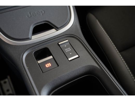 Jeep Avenger 54 kWh | Tot 8 Jaar Garantie | Warmtepomp | Stoelverwarming | Navigatie | Camera | Apple Carplay ... ActivLease financial lease