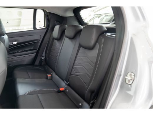 Jeep Avenger Summit 54 kWh | Camera | Climate Controle | Apple Carplay & Android Auto | Keyless | Parkeersenso... ActivLease financial lease