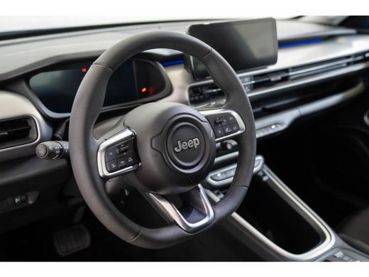 Jeep Avenger Summit 54 kWh | Camera | Climate Controle | Apple Carplay & Android Auto | Keyless | Parkeersenso... ActivLease financial lease