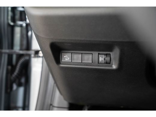 Jeep Avenger Summit 54 kWh | Camera | Climate Controle | Apple Carplay & Android Auto | Keyless | Parkeersenso... ActivLease financial lease