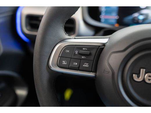 Jeep Avenger Summit 54 kWh | Camera | Climate Controle | Apple Carplay & Android Auto | Keyless | Parkeersenso... ActivLease financial lease
