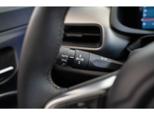 Jeep Avenger Summit 54 kWh | Camera | Climate Controle | Apple Carplay & Android Auto | Keyless | Parkeersenso... ActivLease financial lease