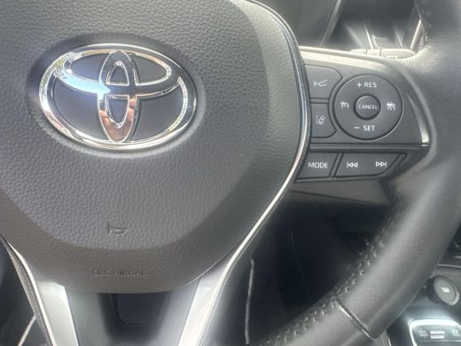 Toyota Corolla 2.0 Hybrid Executive ActivLease financial lease
