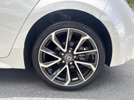 Toyota Corolla 2.0 Hybrid Executive ActivLease financial lease