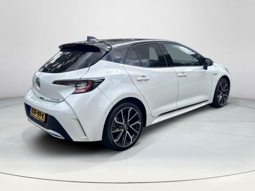 Toyota Corolla 2.0 Hybrid Executive ActivLease financial lease