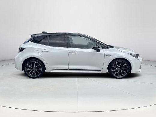 Toyota Corolla 2.0 Hybrid Executive ActivLease financial lease