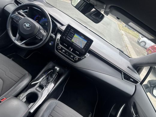Toyota Corolla 2.0 Hybrid Executive ActivLease financial lease