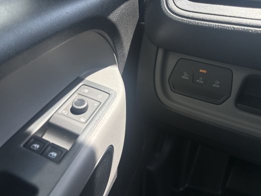 Volkswagen ID. Buzz Cargo Cargo Bulli Limited Edition 286PK | Trekhaak | App Connect | 3 Zits Achteruitrijcamera | App conn... ActivLease financial lease