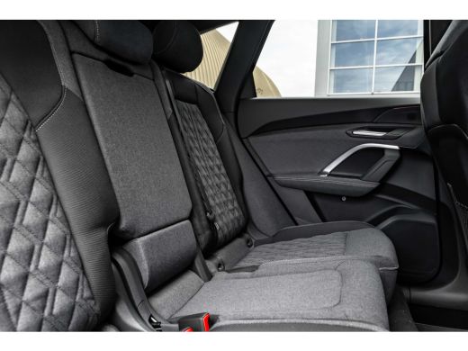 Audi Q5 2.0 TFSI e-hybrid quattro S edition 299 PK | Trekhaak | Luchtvering | Elek. stoelen | LED Koplamp... ActivLease financial lease