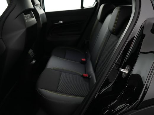 Abarth 600e Turismo 240pk DEMO-DEAL! Tot 8 Jaar Garantie! | Sportstoelen | Navigatie by App | Parkeersensoren... ActivLease financial lease