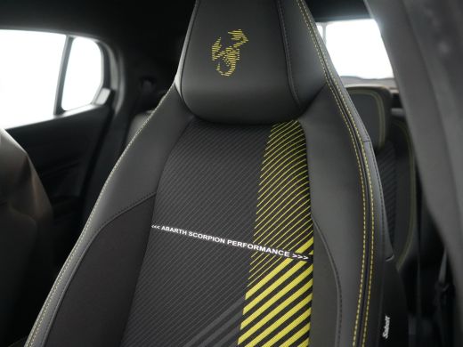 Abarth 600e Turismo 240pk DEMO-DEAL! Tot 8 Jaar Garantie! | Sportstoelen | Navigatie by App | Parkeersensoren... ActivLease financial lease