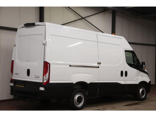 Iveco Daily 35S14V AUTOMAAT L2H2 3500KG TREKVERMOGEN ActivLease financial lease