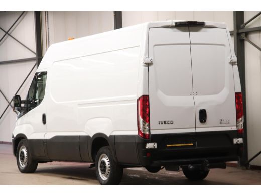 Iveco Daily 35S14V AUTOMAAT L2H2 3500KG TREKVERMOGEN ActivLease financial lease