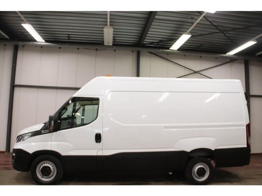 Iveco Daily 35S14V AUTOMAAT L2H2 3500KG TREKVERMOGEN ActivLease financial lease
